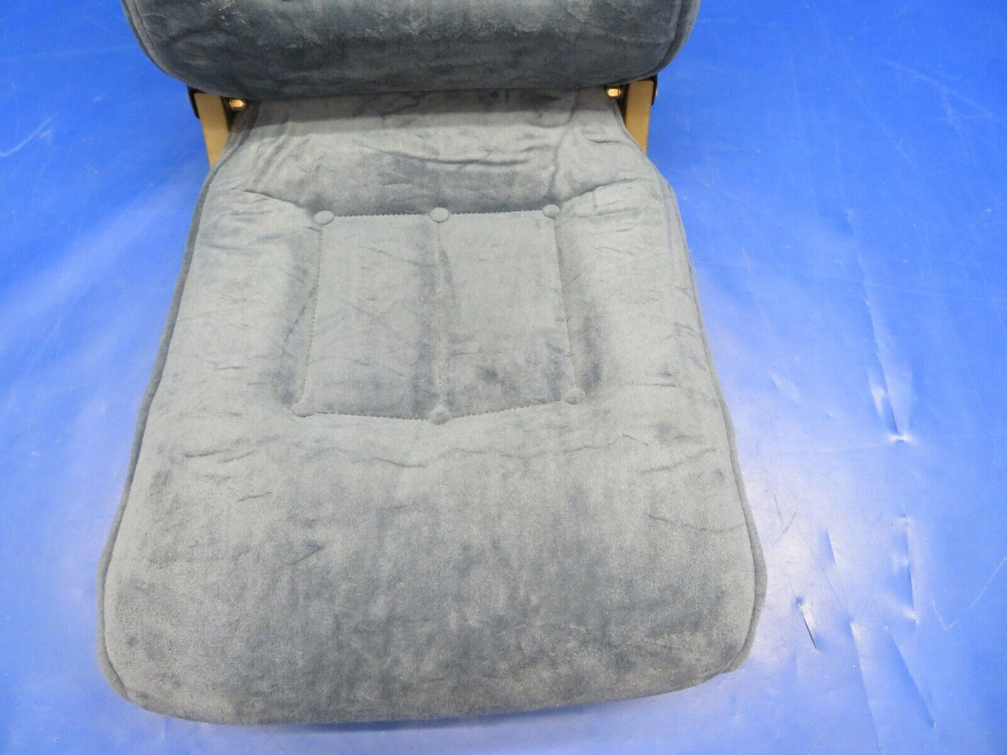 Piper PA-32RT-300 Passenger Seat Center RH Rear Facing P/N 96827-34 (0620-716)