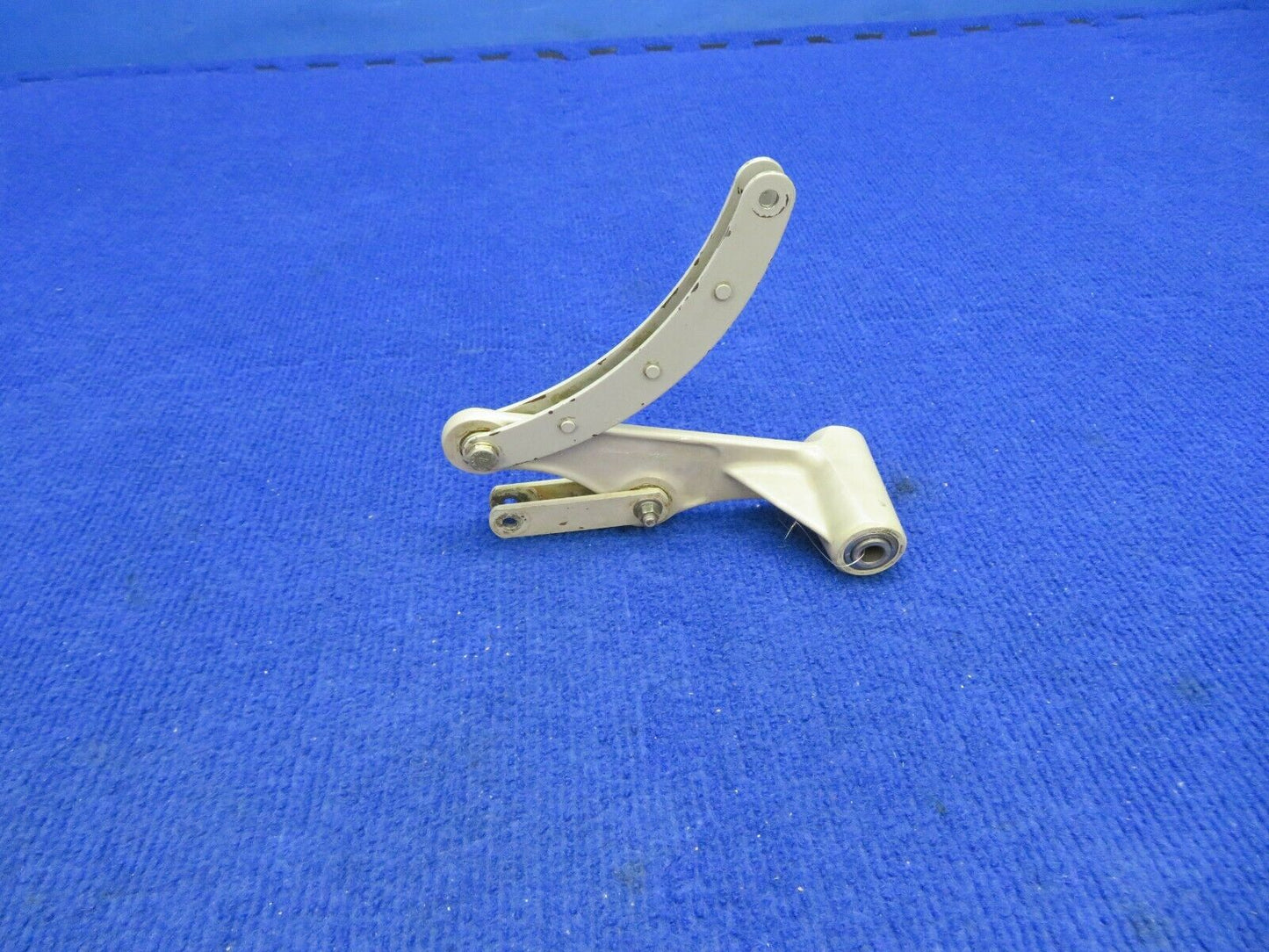 Cessna 310 / 310R Rocker Arm Bellcrank LH w/ Link P/N 0841104-3 (0422-368)