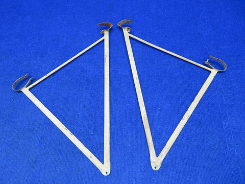 Cessna 120 Jury Struts LH and RH P/N 0422174 (0722-337)