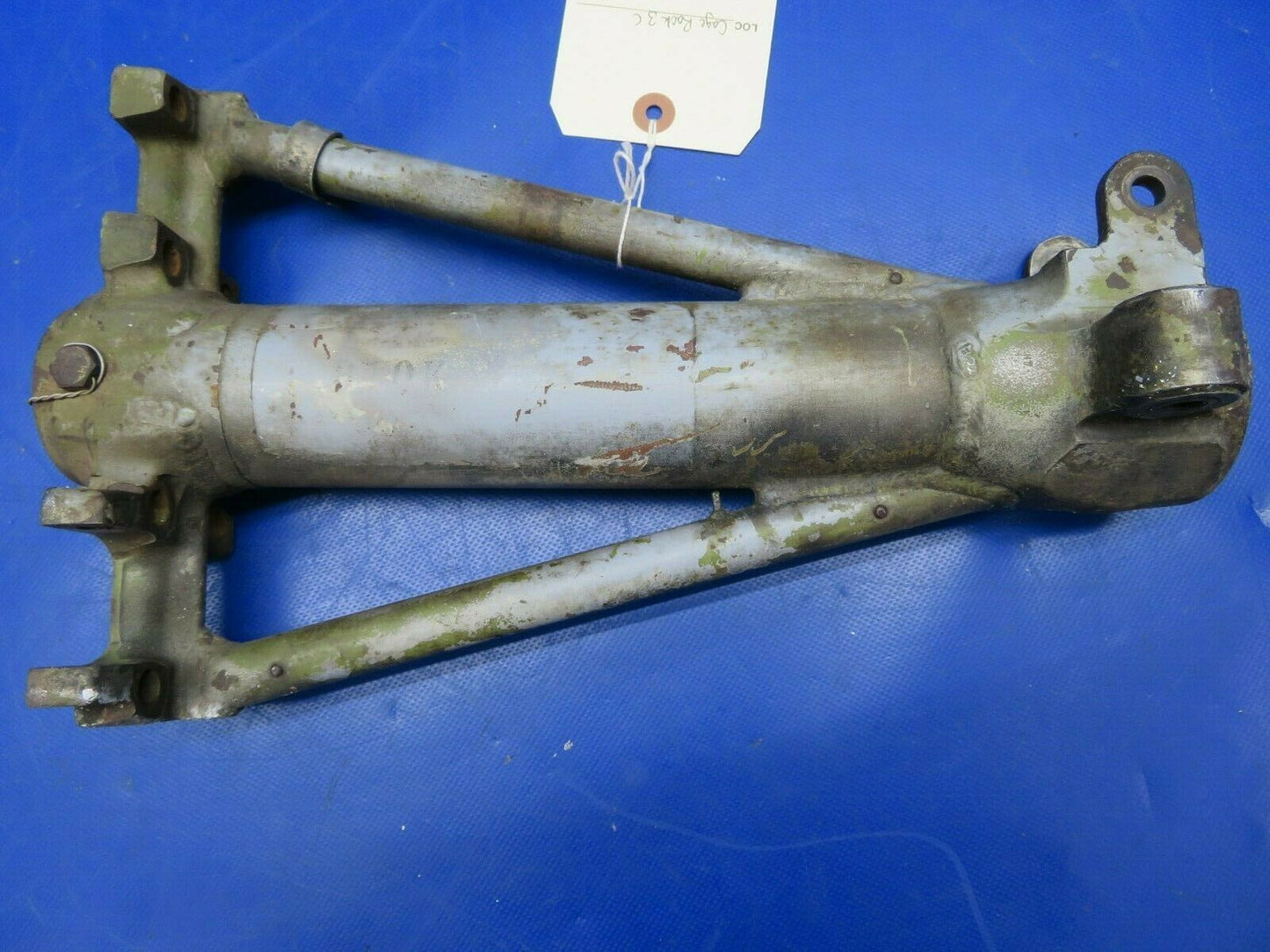 Cessna 310 Main Gear Trunnion RH (0520-515)