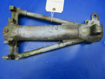 Cessna 310 Main Gear Trunnion RH (0520-515)