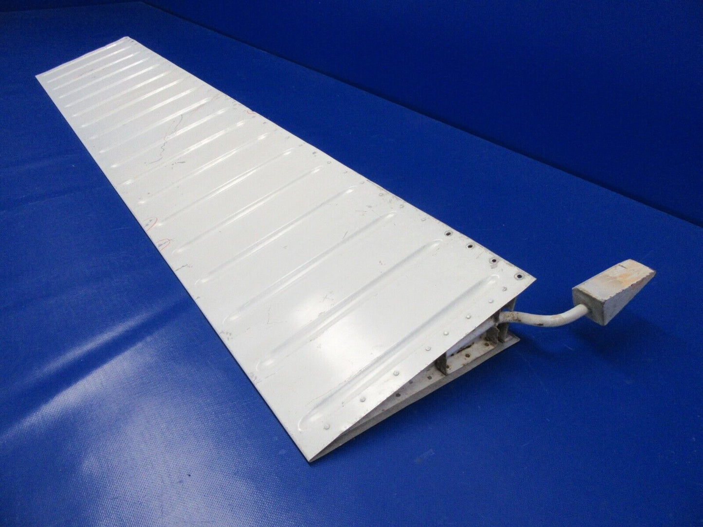 PA-28 RH Aileron P/N 68129-03, 68129-003 (0723-08)