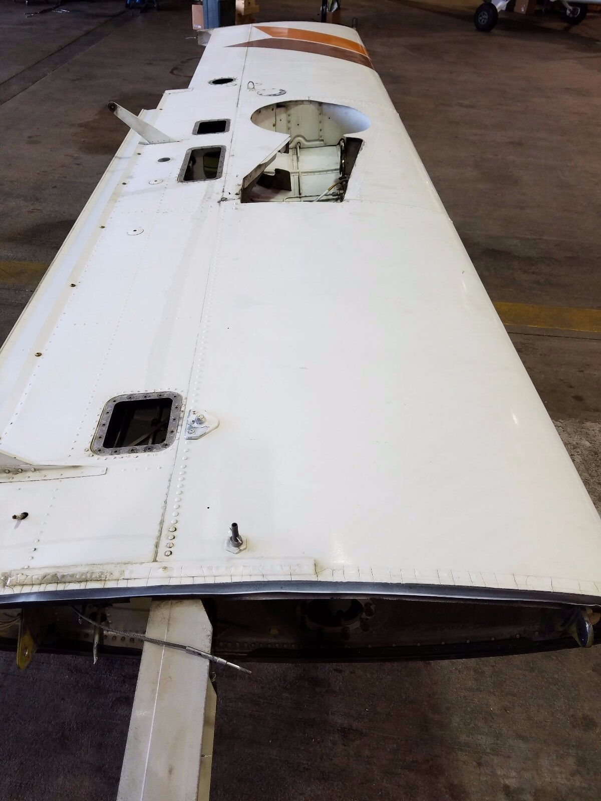 1972 Beech A-24R Sierra Right Wing (0516-147)