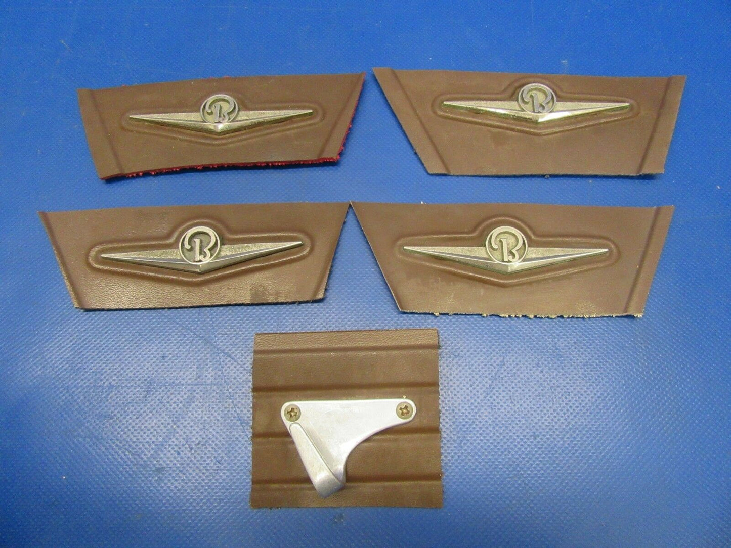 1961 Beech Interior Side Emblems & Pilot Mic Holder Lot of 5 (0219-13)