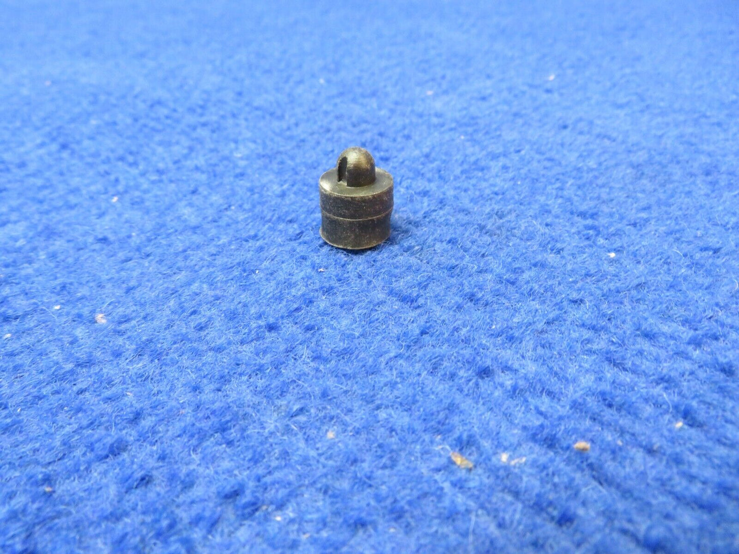 Continental Rubber Bumper Grommet P/N 626891 LOT OF 50 NOS (0722-481)