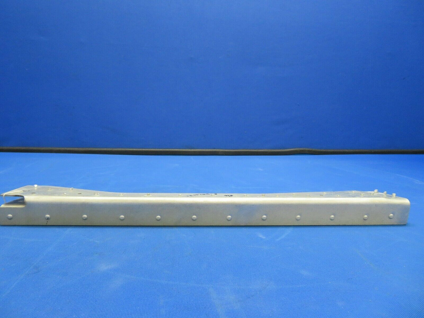 Cessna 210L Support Assy LWR RH Top Cabin P/N 1210709-12 (0820-575)
