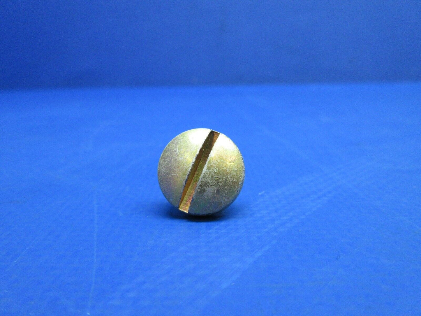 Meggitt Screw P/N 9521608 NEW OLD STOCK (1123-762)