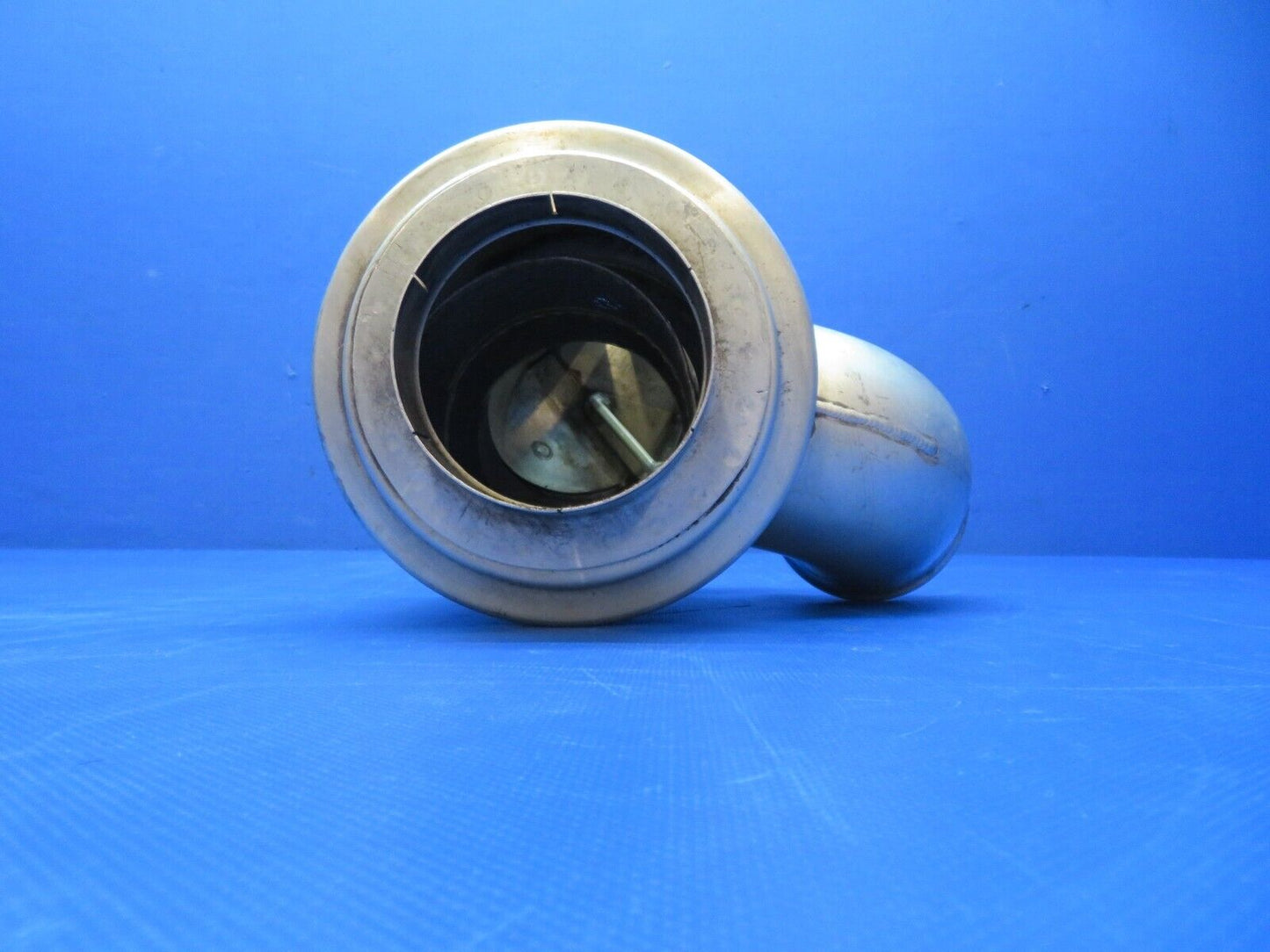 Cessna 401 / 401A LH Air Induction Canister Assy w/ Cap PN 0850344-57 (0124-119)