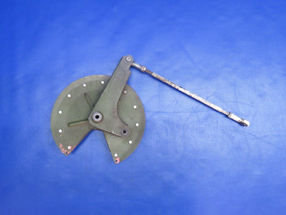 Cessna 210 RH Flap Bellcrank Assy w / Push Rod P/N 1262029-2 (0124-1137)