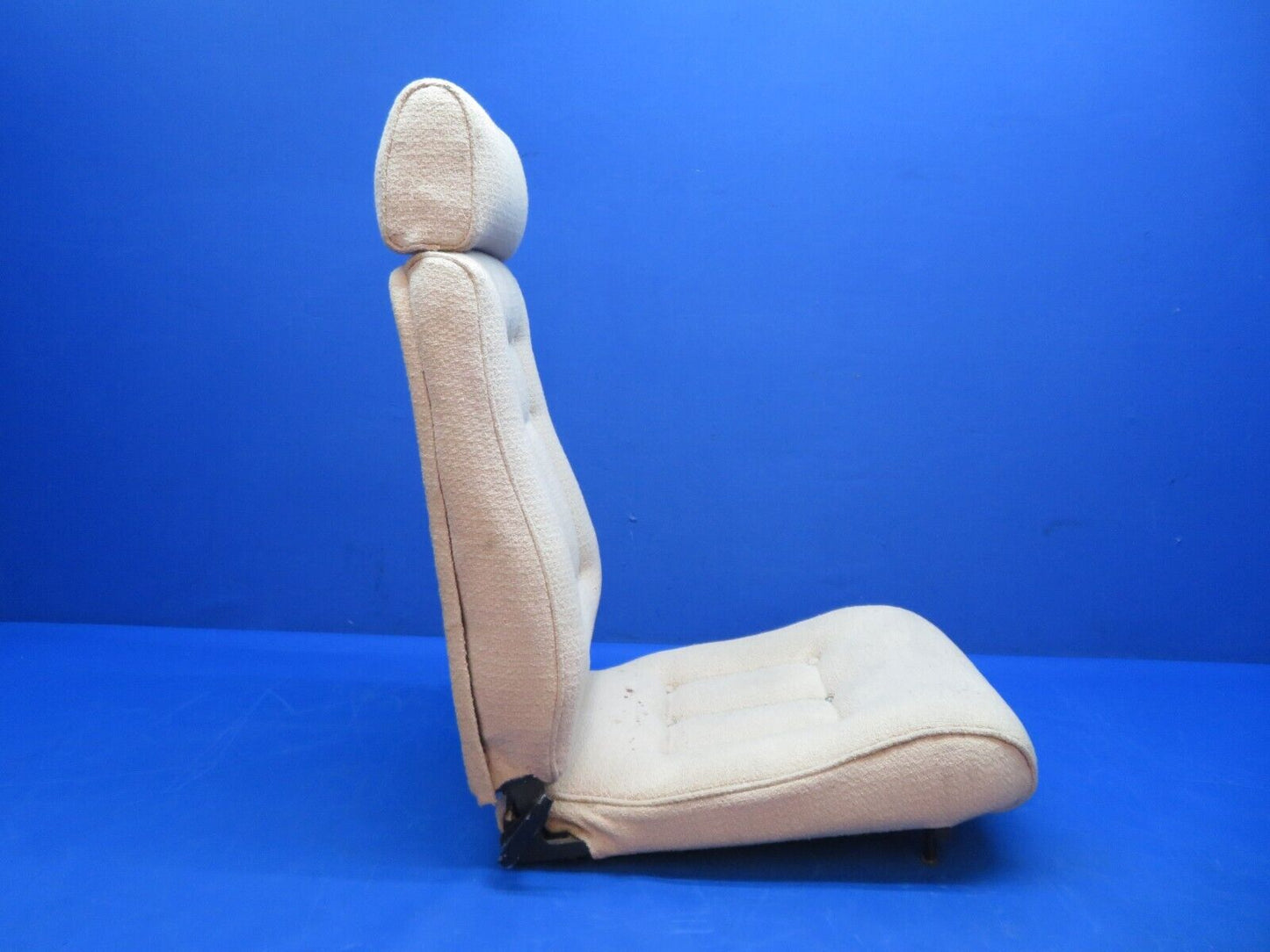 Piper PA-28-236 Dakota RH Rear Seat Assy P/N 96827-23 (0623-646)