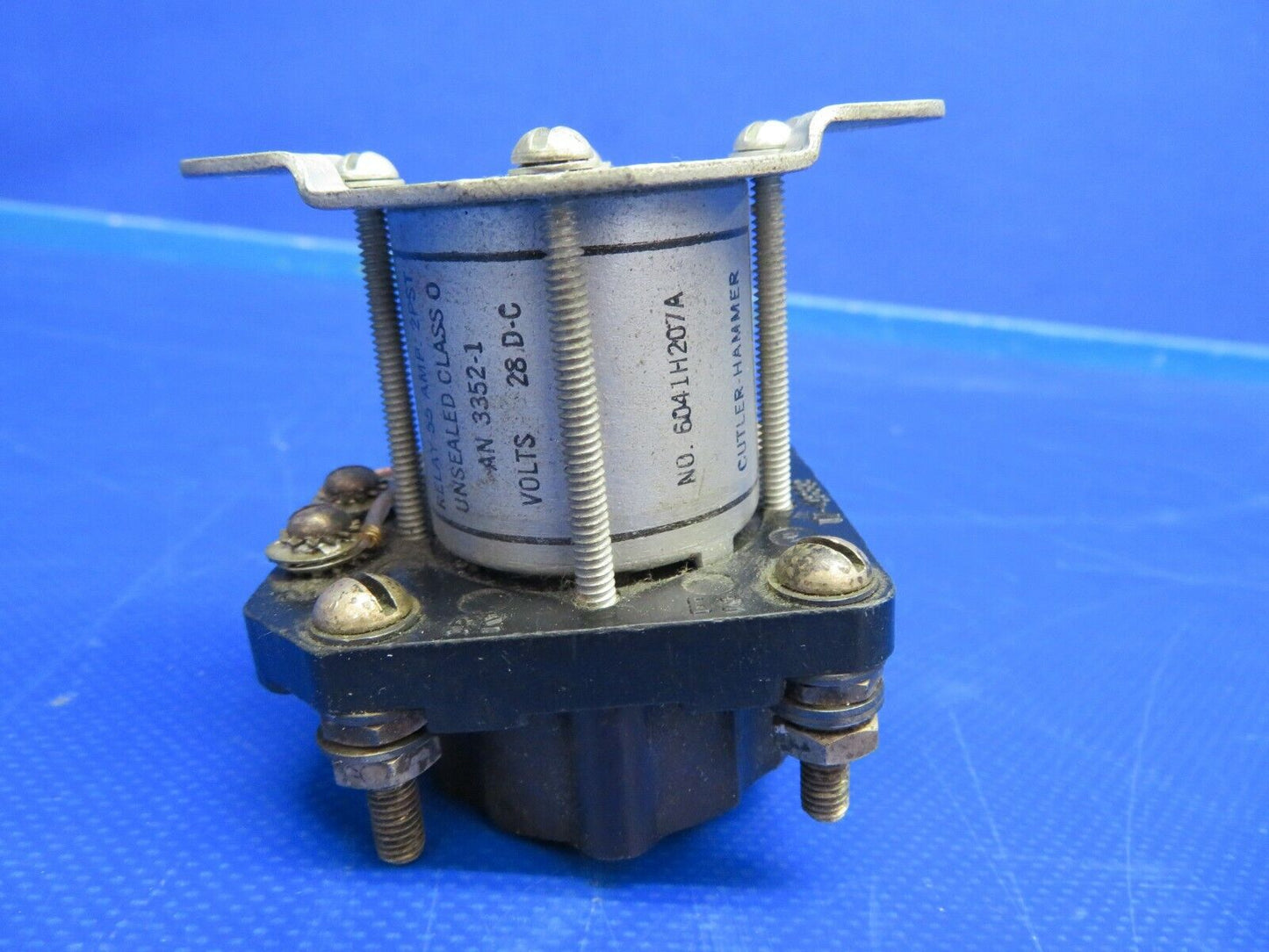 Cutler Hammer Relay 28 Volts P/N 6041H207A (0720-788)