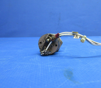 Cessna 310 / 310I Avionics Inc. Pressure Switch P/N AV62-4000-3 (0923-943)