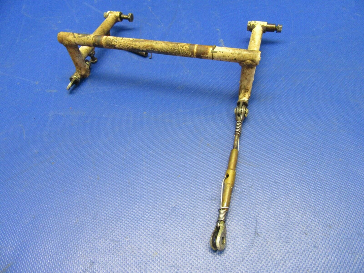 Cessna 177RG Nose Gear Door Actuator Weld Assembly P/N 2043012-2 (0621-430)
