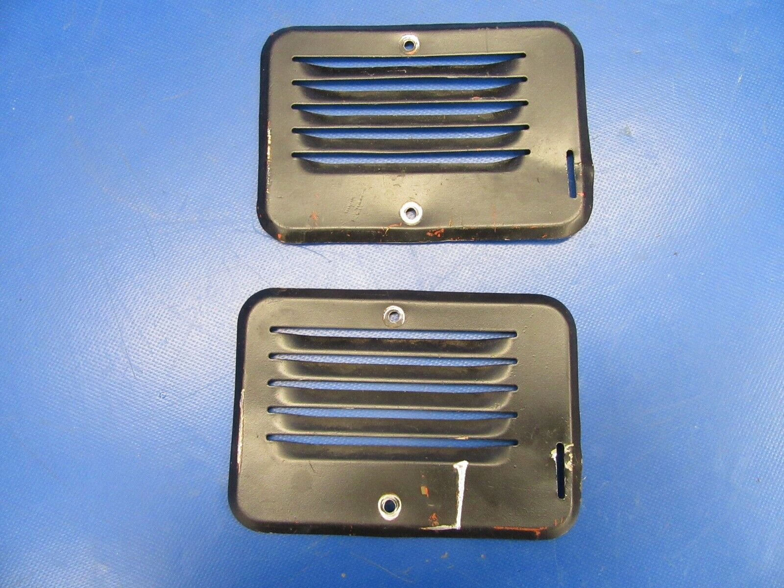 Cessna 310 / T310Q Grill Assy RH & LH Lot of 2 0813739-8, 0813739-9 (0619-118)