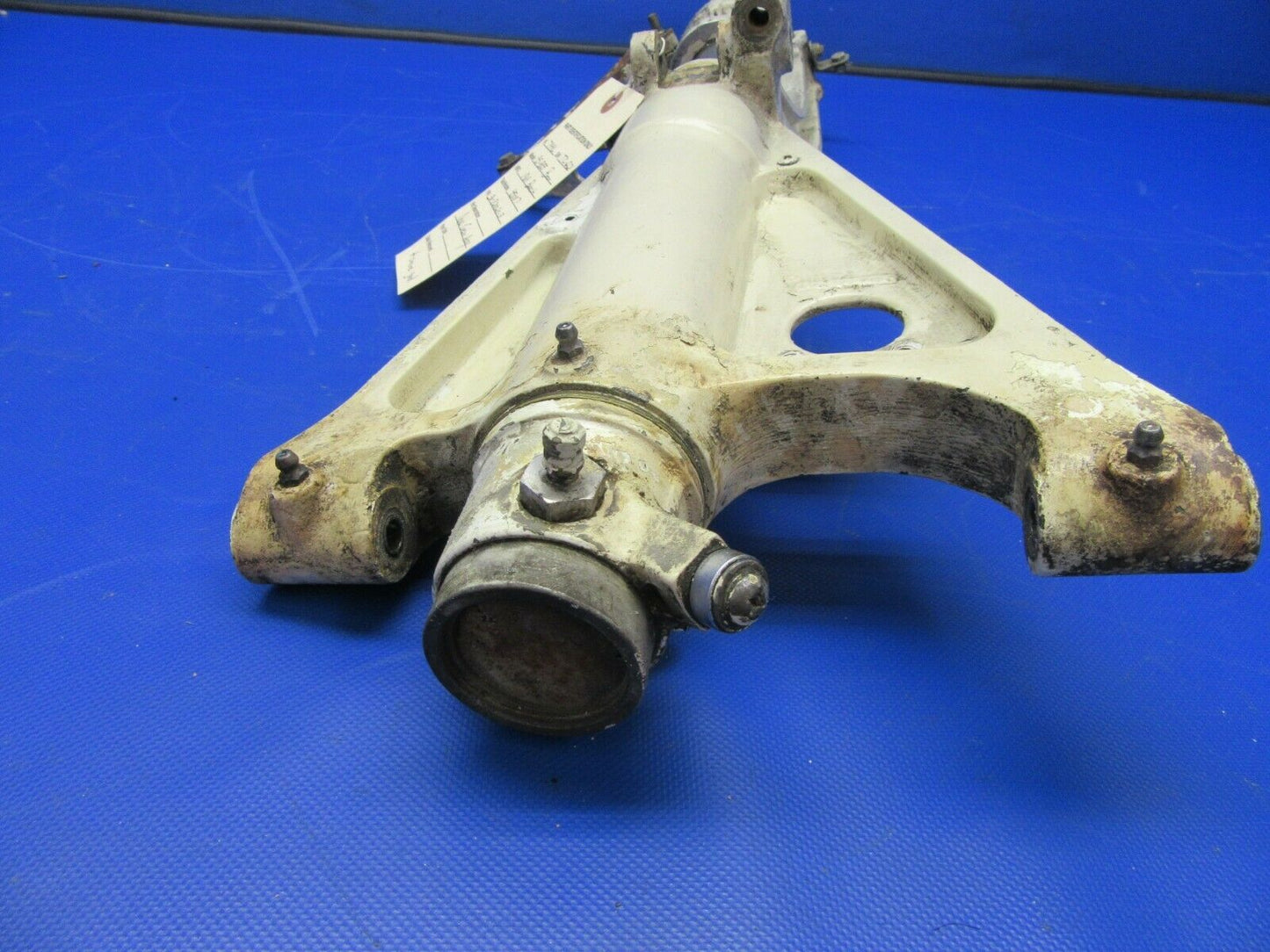 Beech 95-B55 Baron Nose Gear Assembly P/N 36-820020-3 (0721-355)