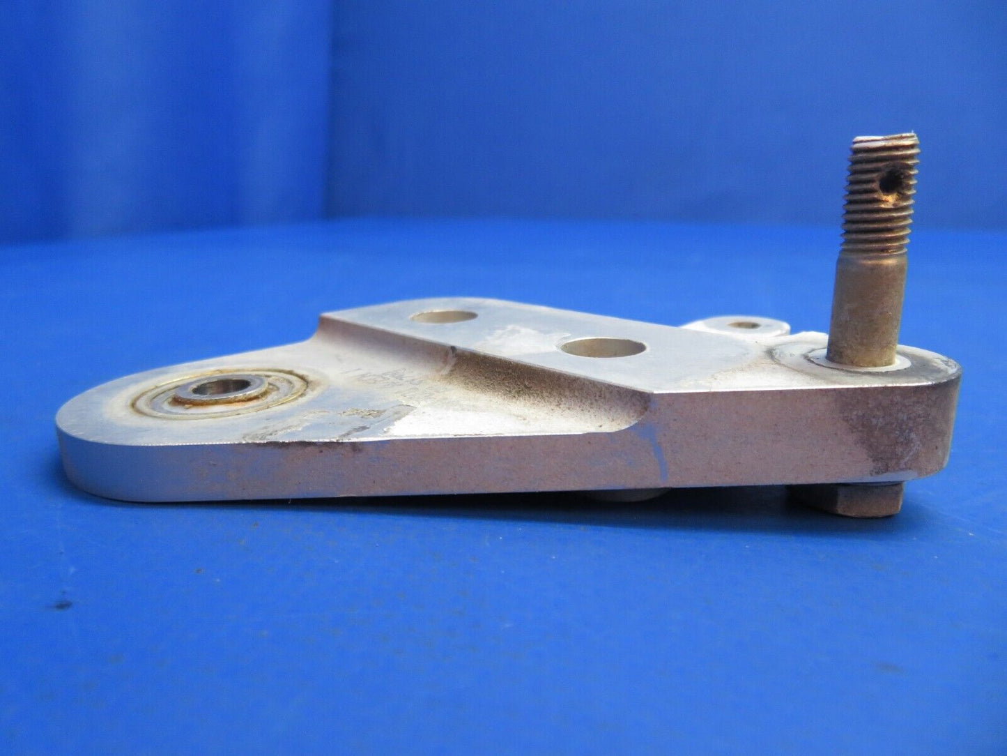 Cirrus SR-22 AFT Elevator Bellcrank Assy P/N 14908-001 (0323-572)