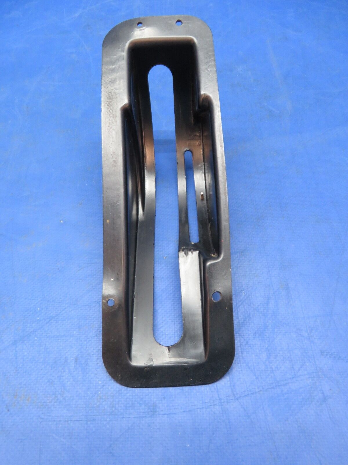 Cessna 182D / 182 Cover Assy Trim Control Wheel P/N 0713025-2 (0923-531)