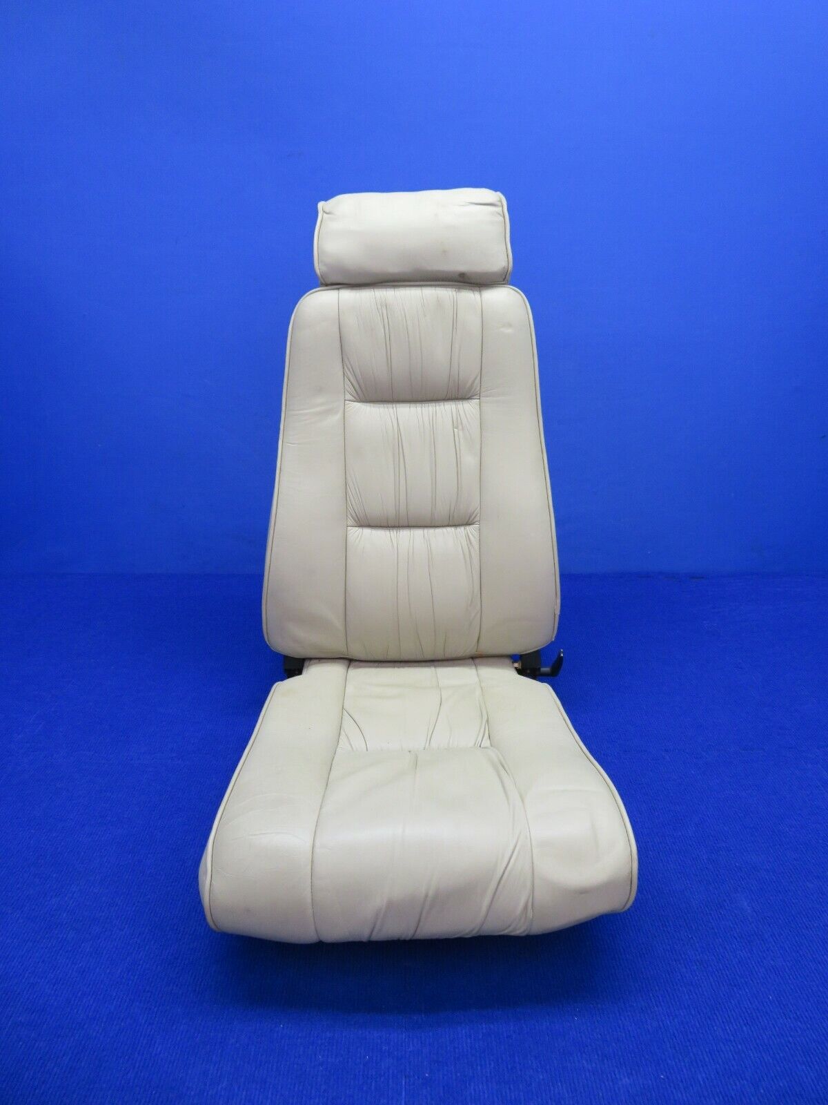 Piper Arrow PA-28R-201T Rear Seat LH P/N 96827-022 (1121-115)
