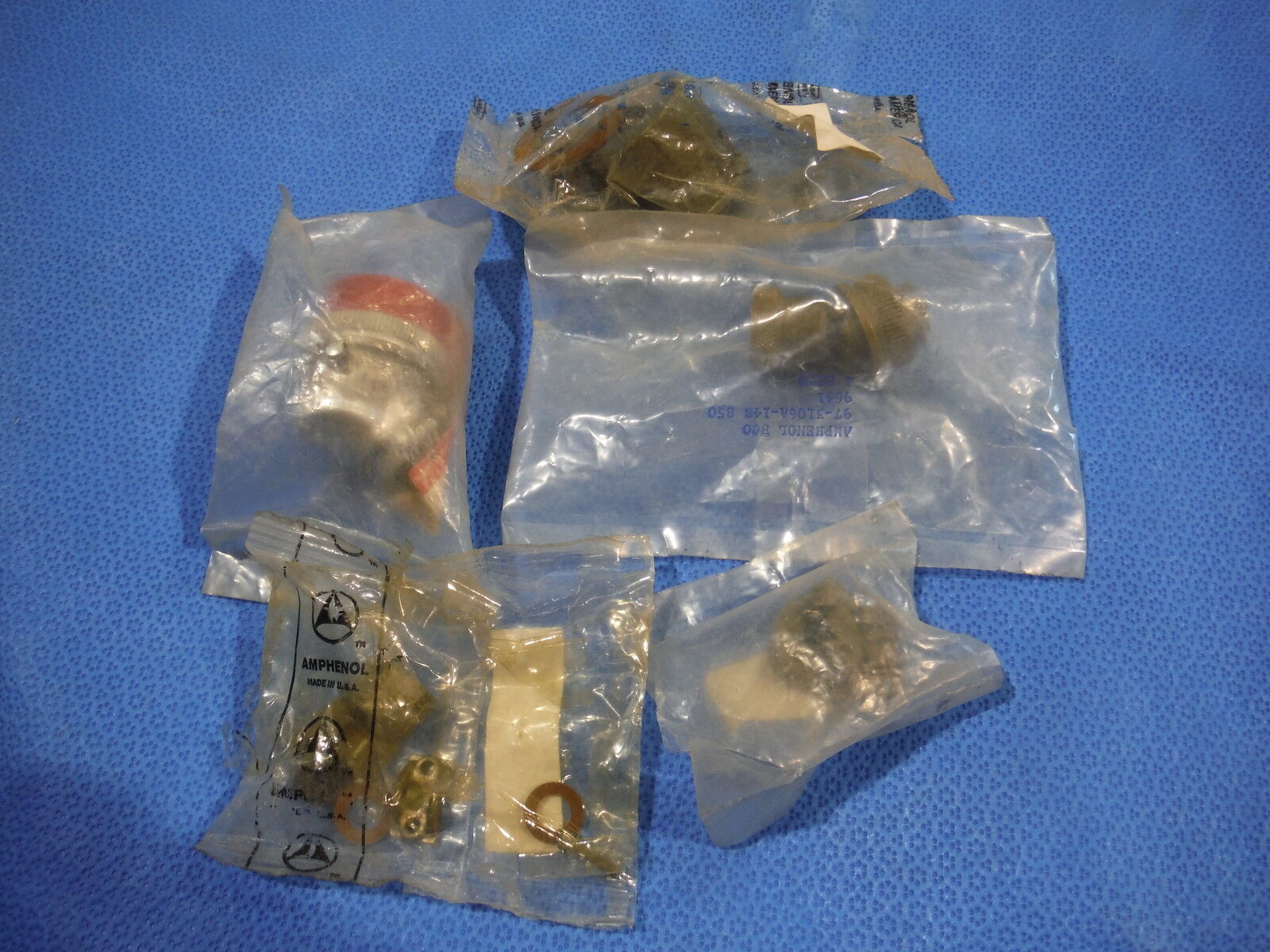 Amphenol MISC Electrical Connectors  LOT OF 7   (815-50)