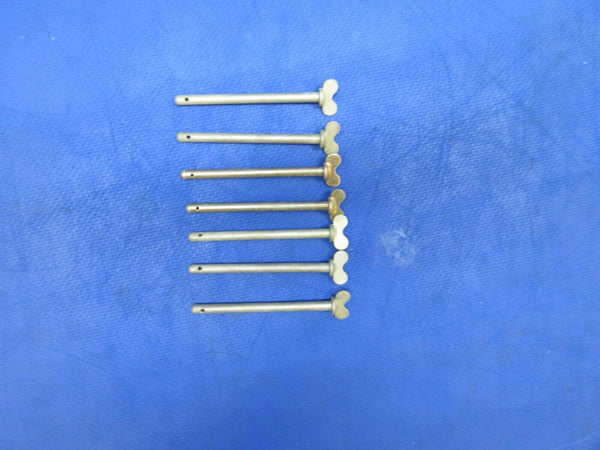 Piper Stud / Fastener P/N 487-604 LOT OF 7 NOS (1123-779)