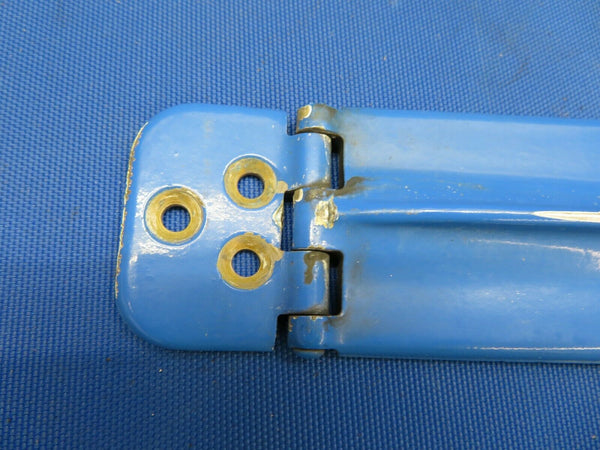 Cessna 210L Cabin Door Hinge Upper RH Door P/N 0711037-14 (0820-569)