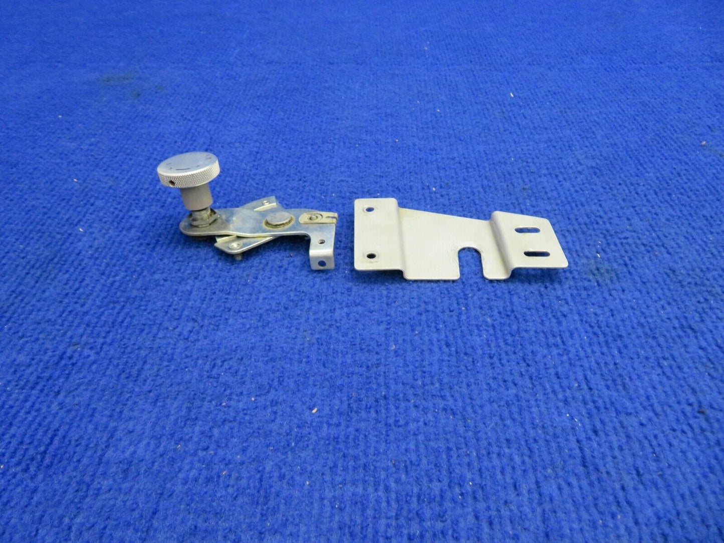 Beech 58 Baron Fresh Air Control & Mounting Bracket P/N 58-530100-1 (0422-800)