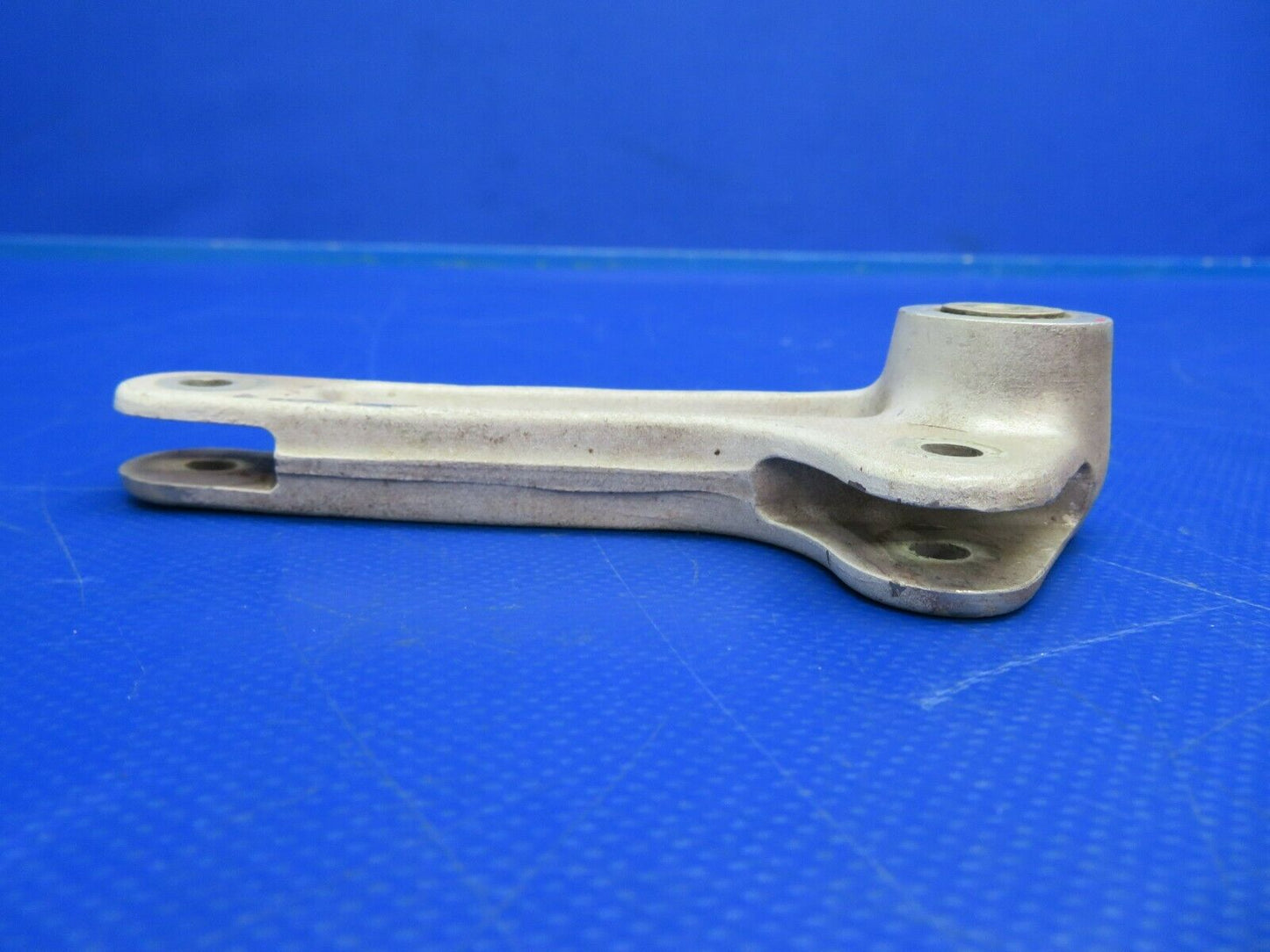 Cessna 310 Nose Gear Retract Arm Assy P/N 0842108-2, 0842108-497 (0720-769)