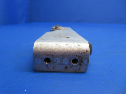 Piper PA-28-180 Cherokee Bracket Assy Engine Controls P/N 67224-00 (0323-752)