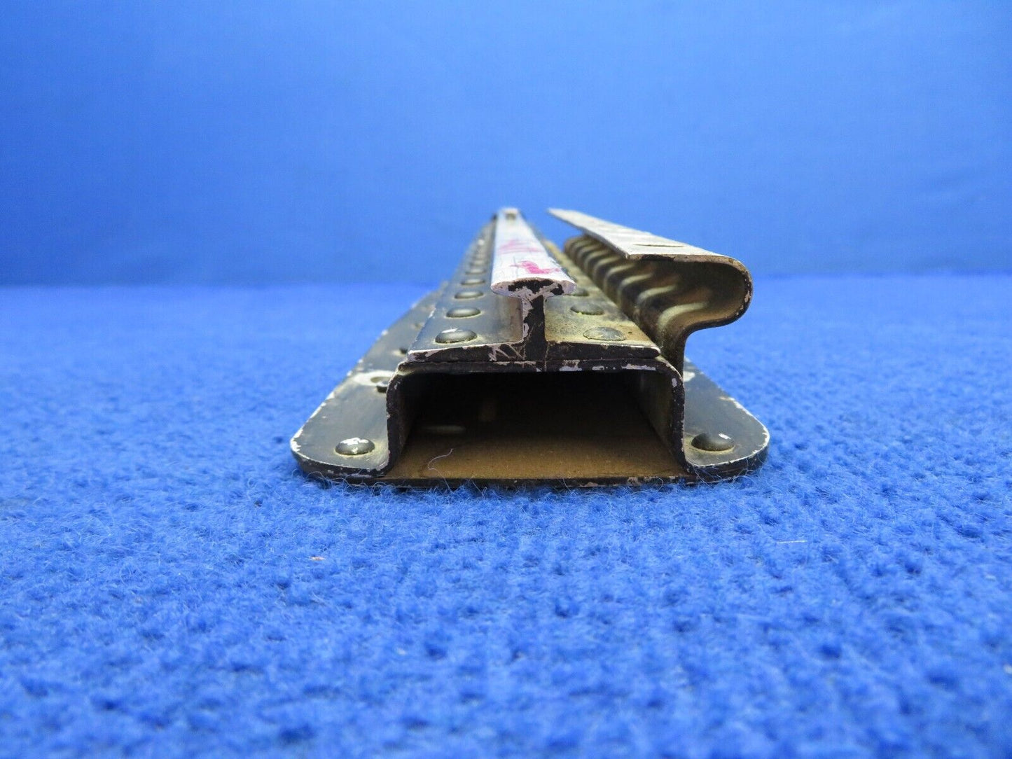 Cessna 310 LH Outboard Seat Track P/N 0812981-9 (0722-300)