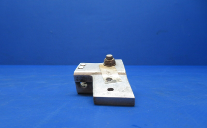 Cessna 172 Wheel Housing Front Seat P/N 0700645-1 (0723-402)