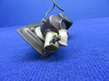 Piper PA-32-300 Light & Gasper Vent CTR & Rear 484 299 (1121-527)