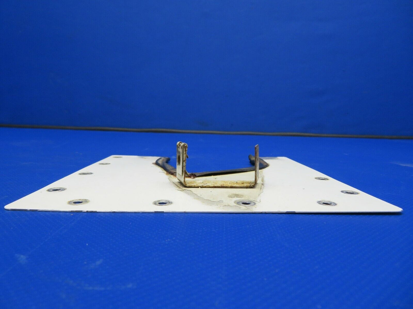 Piper PA-28-140 Plate Fairing w/ Clip RH P/N 63339-01, 63340-00 (1220-408)