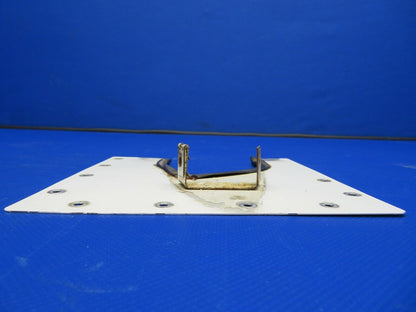 Piper PA-28-140 Plate Fairing w/ Clip RH P/N 63339-01, 63340-00 (1220-408)