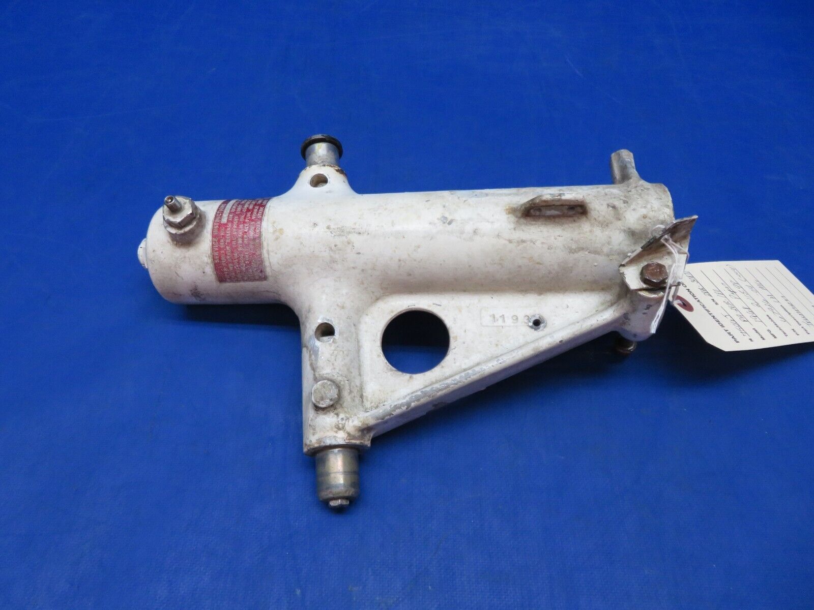 Piper PA-28R-180 LH Main Gear Trunnion P/N 67926-04 (1223-101)