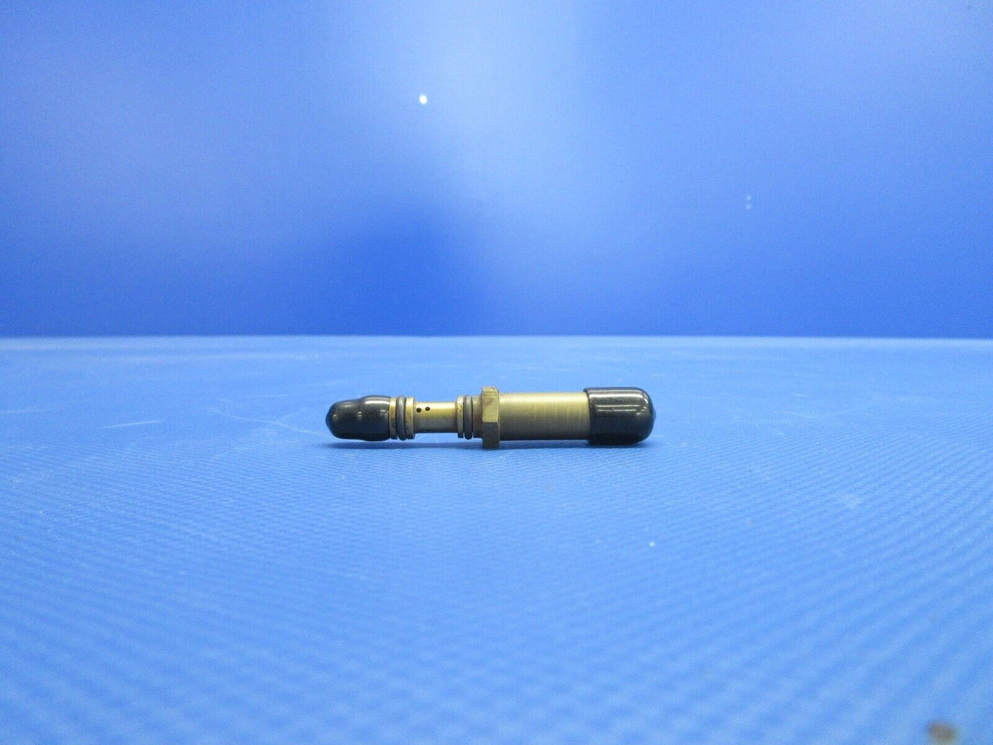 Continental 520 Fuel Injector Nozzles P/N GT14D LOT OF 6 (0124-1251)