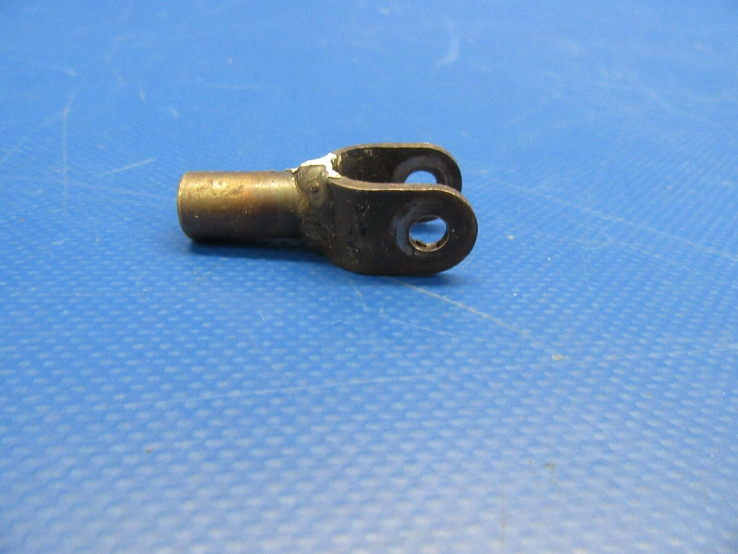 Piper PA-34-200T Seneca II Clevis Cowl Flap Actuation P/N 37511-08 (1119-148)