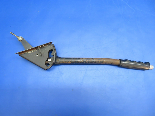 Piper PA-28R-200 Arrow Lever Handle Assy Flap Control P/N 67582-03 (1022-715)