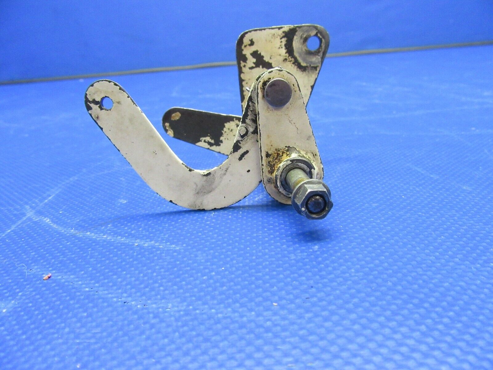 Cessna 177RG Bell Crank & Arm Nose Gear P/N 2043031-11 (0621-382)