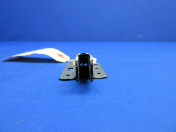 Piper PA-28 Top Cabin Door Hinge P/N 66913-04 NOS (1123-809)