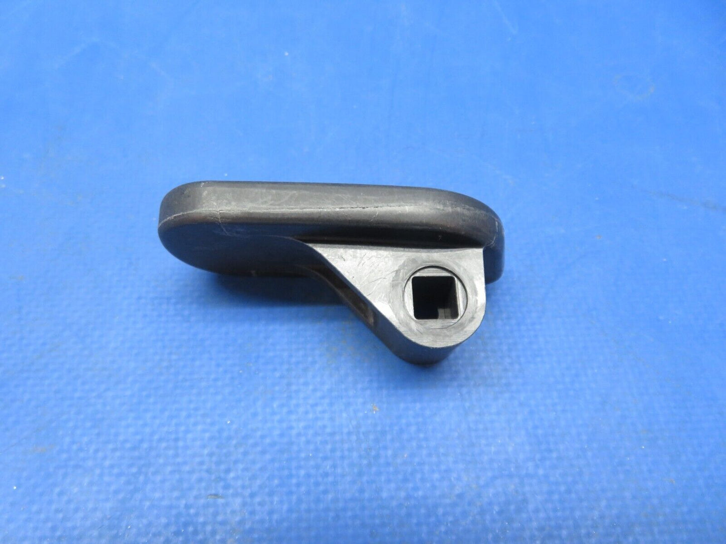 Cirrus LH Cabin Door Handle P/N 20274-003 NOS (0923-727)