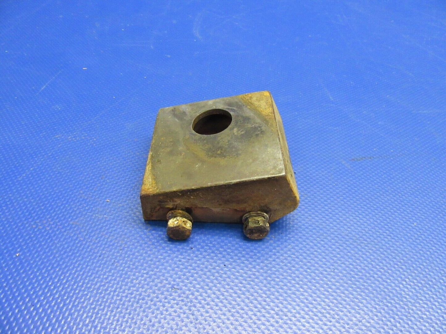 Cessna 177RG Gear Saddle LH P/N 2041030-14 (0621-378)