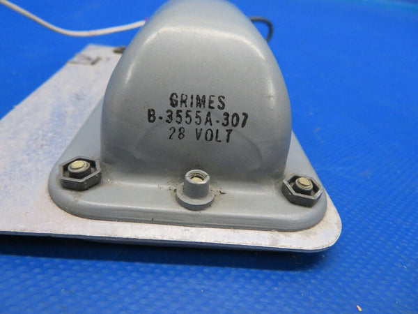 Beech Baron E-55 Nose Baggage Light & Switch 28V B-3555A-307 (1219-69)