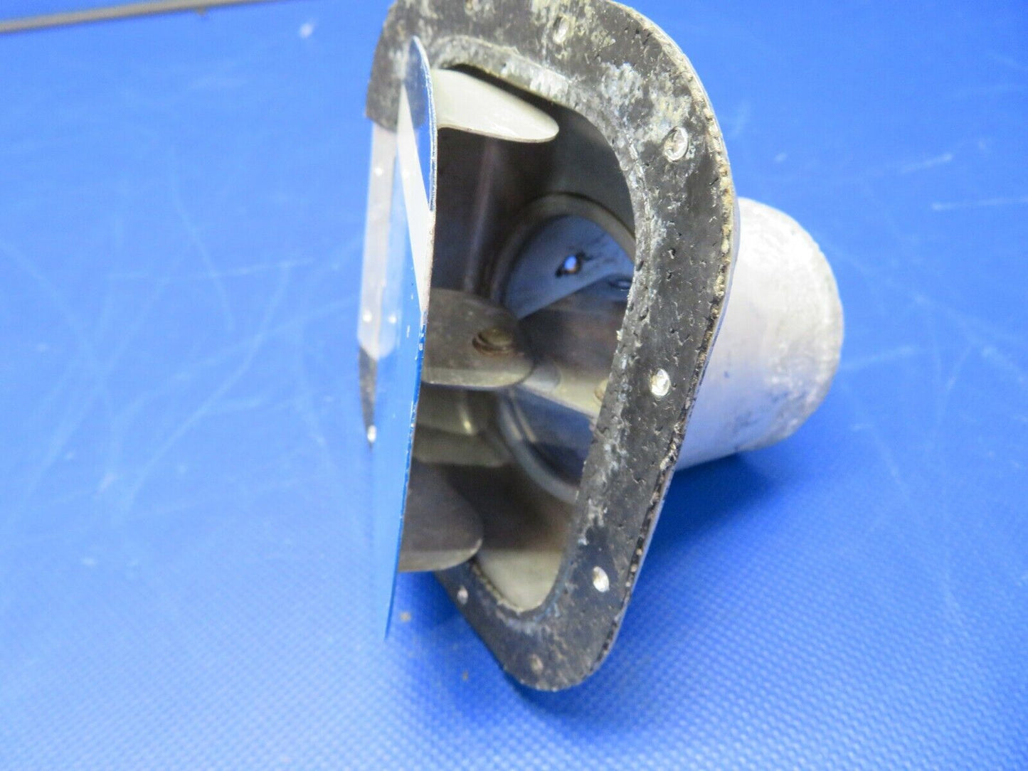 Cessna 210 Air Inlet Assy RH P/N 1213475-4 (1021-119)