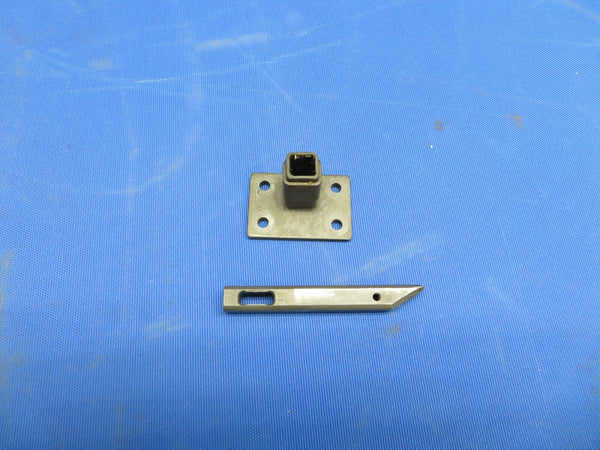 Cessna P210N / 210 Cabin Door Pin & Guide P/N 2117231-2, 2117124-7  (1020-133)