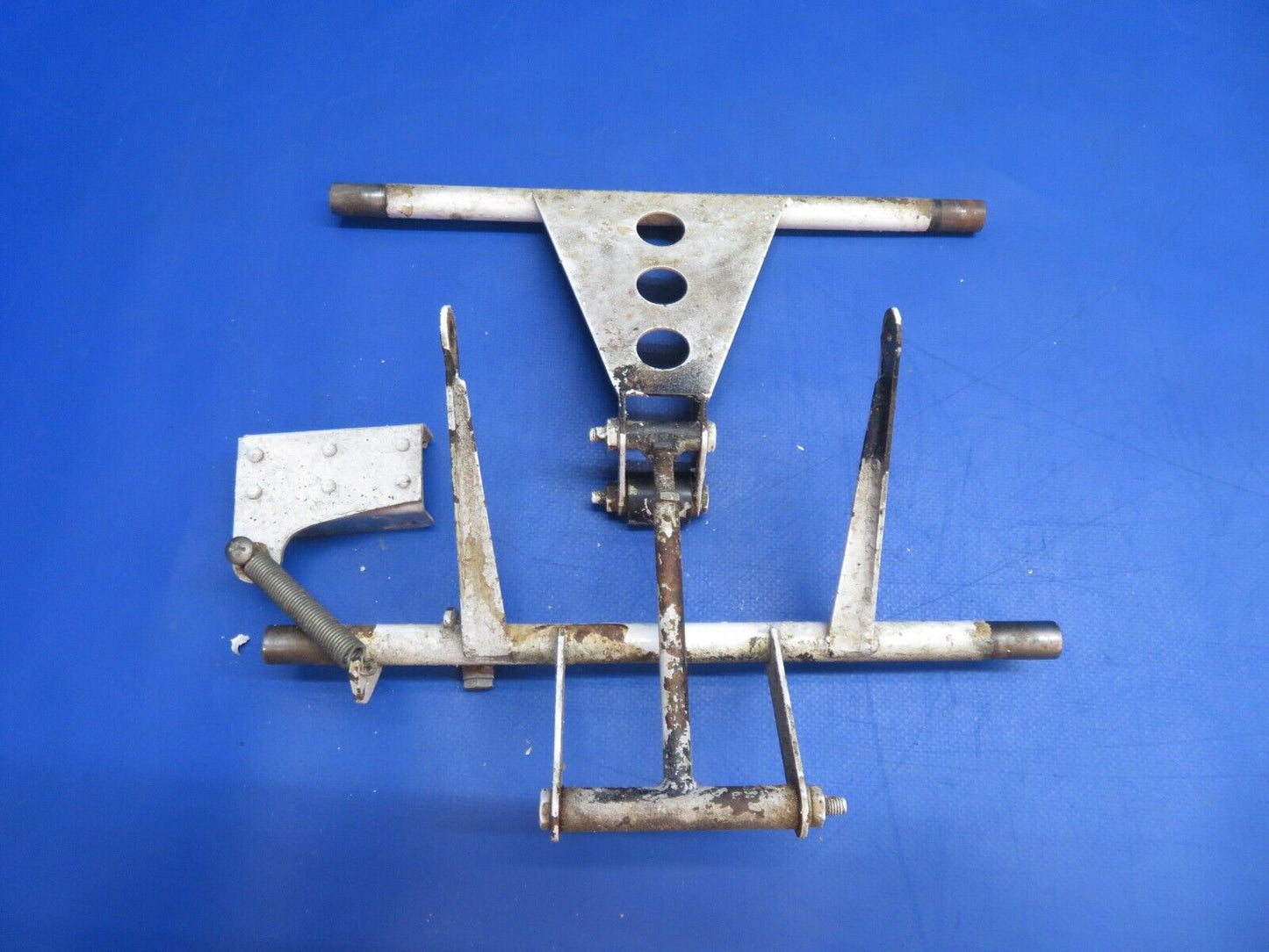 Piper PA-34-200T Seneca II Tube Nose Gear Door Actuation P/N 95771-00 (0223-822)