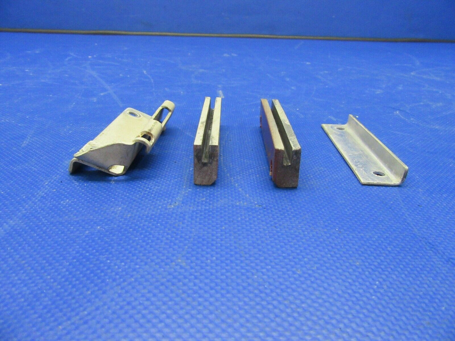 Beech Baron 95-B55 Arm Rest Catch Assembly P/N 35-534372-5 (1121-371)