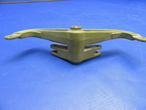 Beech A23A Musketeer Arm Aileron Control P/N 169-524020-1 (0621-554)