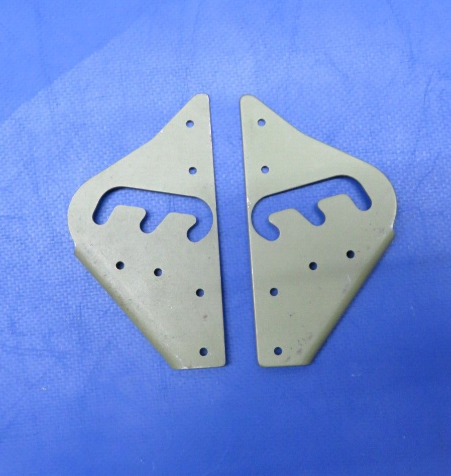 Cessna LH & RH Bracket P/N 0812200-33 NOS (0523-151)