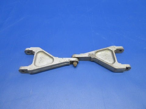 Piper PA23 Aztec Scissor And Bushing Assembly P/N 752-914 (0224-1237)