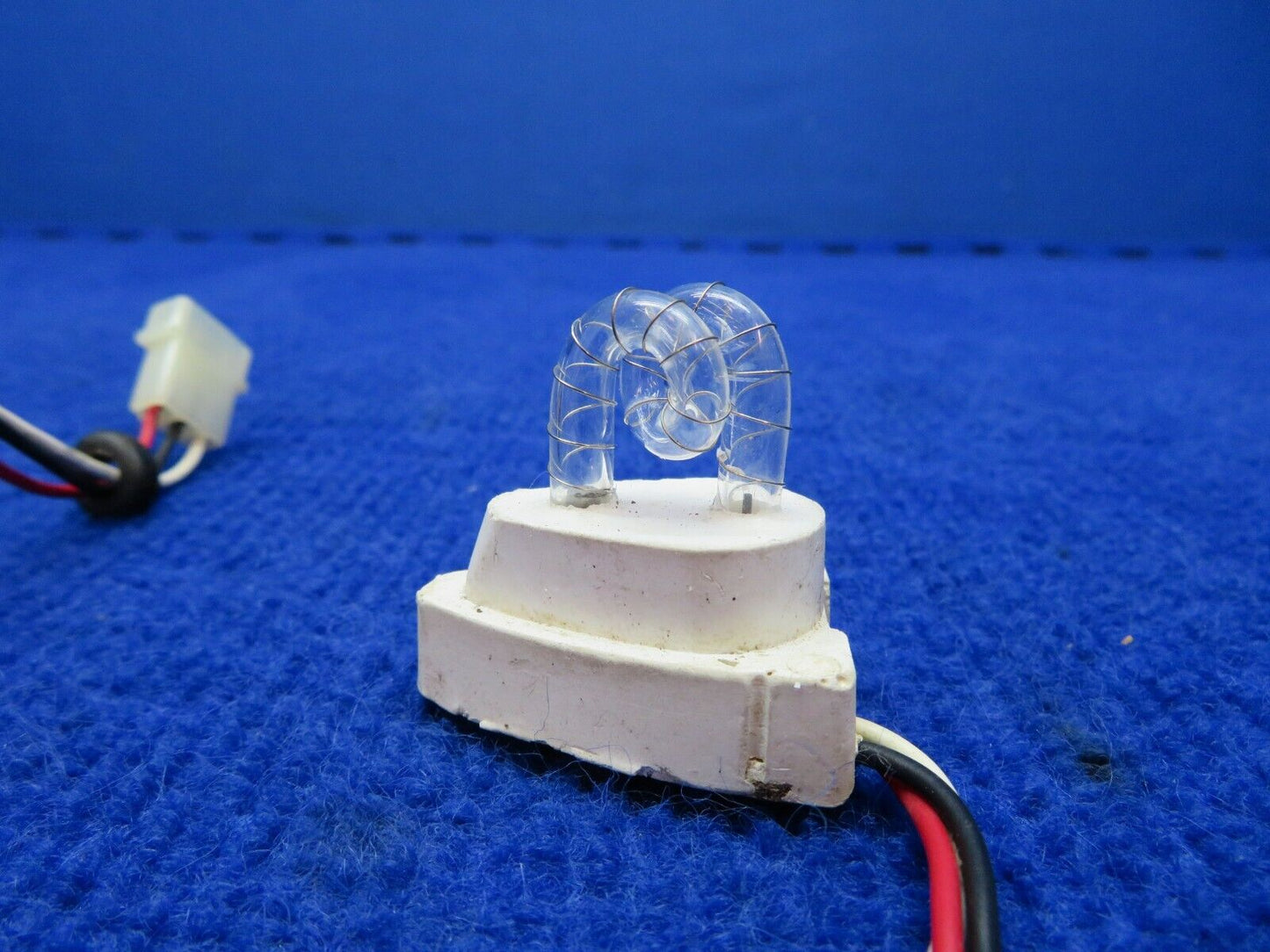 Whelen Strobe Light Assy w/ Clear Lens & Retainer P/N A427 (0722-709)